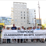 On se rassemble derrière notre banderolle, dans le bonne humeur